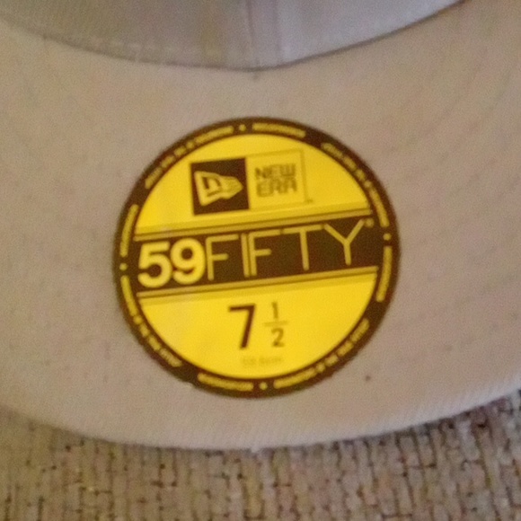 Men's hat - Picture 2 of 4